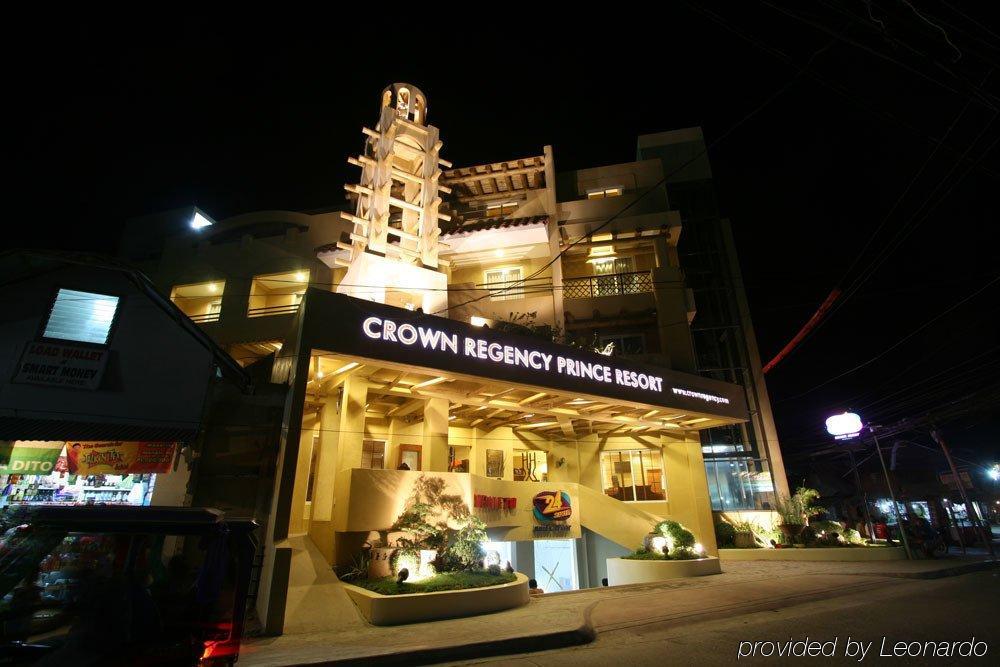Crown Regency Prince Resort Balabag  Exteriör bild